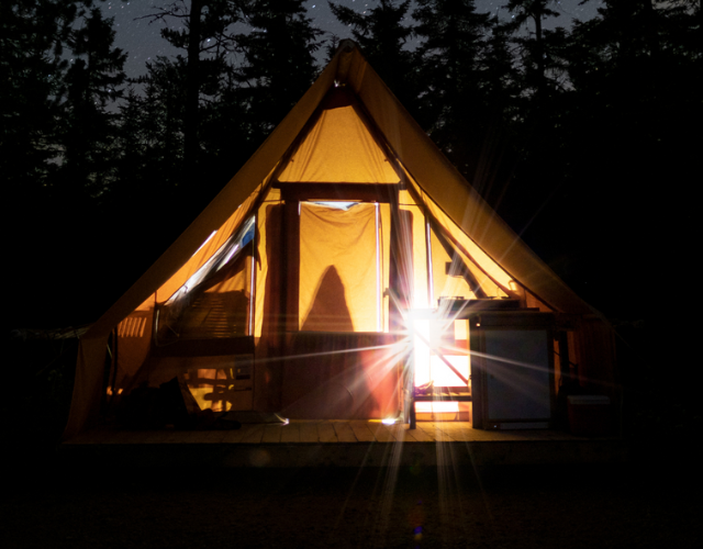 Nos tentes prospecteurs offrent un refuge spacieux et confortable Tentes prospecteurs 1